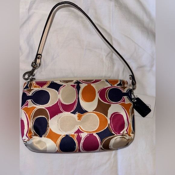 NWT COACH Park Signature C Logo Wristlet - Picture 2 of 4